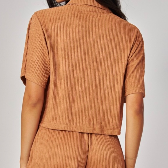 Camel Brown Short sleeve and shorts Crinkle Set - Picture 2 of 2